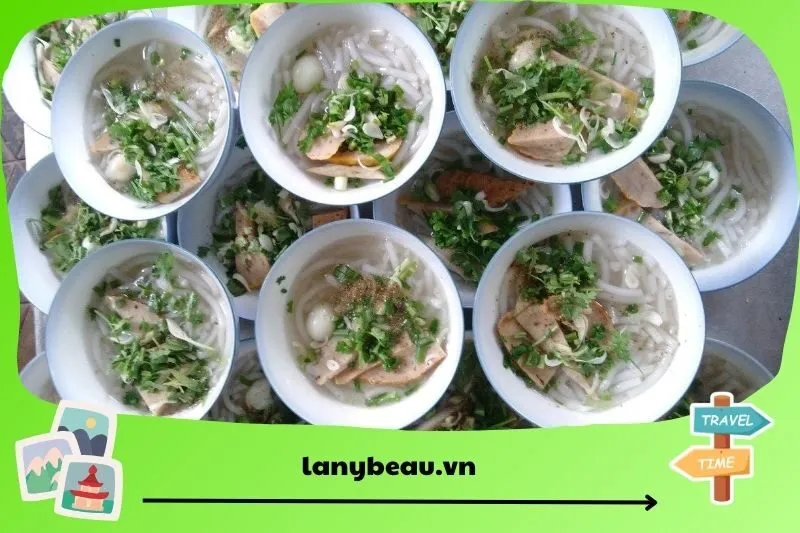 Tiệm bánh canh Bà O